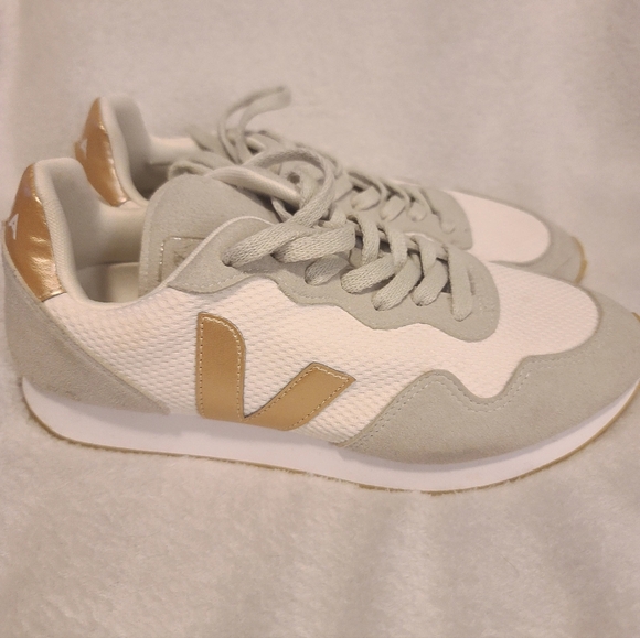 Veja Shoes - Veja Women's Sneakers in White, Light Gray & Gold